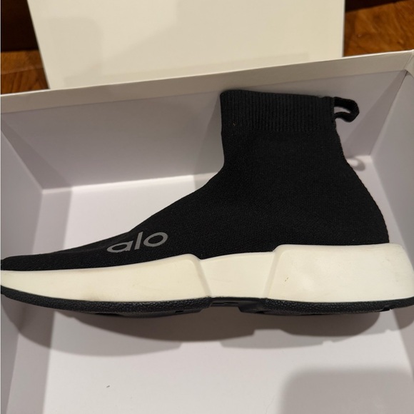 Alo Yoga Velocity Knit Black Sneakers - Picture 5 of 8